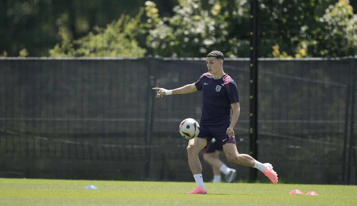 Timnas Inggris akan menghadapi Belanda pada semifinal Euro 2024 di Signal Iduna Park/BVB Stadion Dortmund, Kamis (11/7), pukul 02:00 WIB. (AP Photo/Thanassis Stavrakis)
