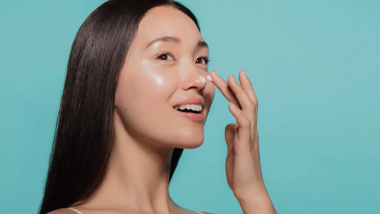 ilustrasi Moisturizer untuk Kulit Berjerawat dan Berminyak berjerawat dan berminyak/Jacob Lund/shutterstock