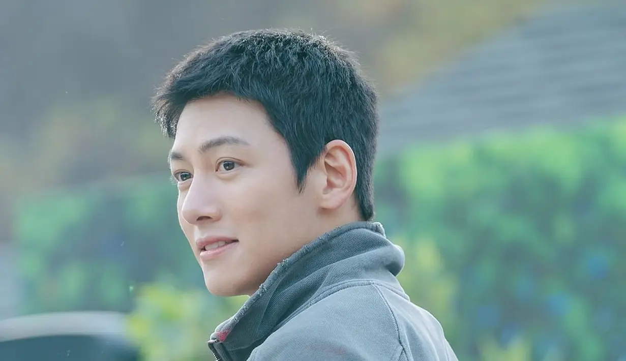 <p>Gimana, Ji Chang Wook ganteng dan kece abis kan? (FOTO: instagram.com/kbsdrama)</p>
