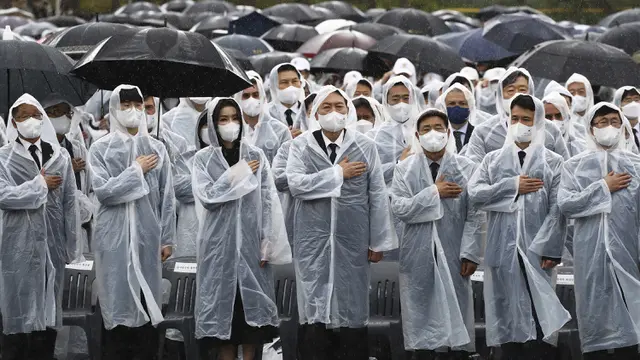FOTO: Korea Selatan Peringati Pahlawan yang Gugur dalam Perang Korea