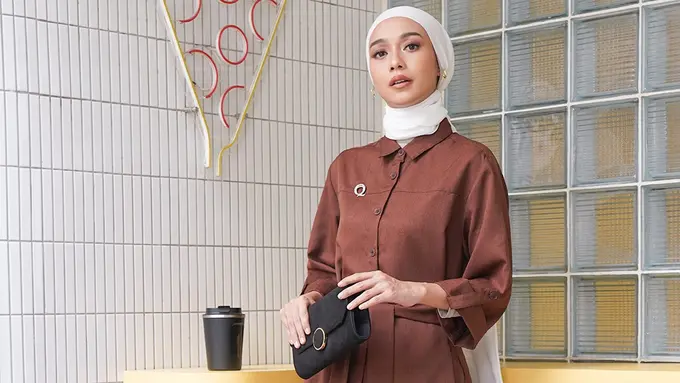 Tips Padu Padan Outfit dengan Nyaman Bagi Pengguna Hijab Saat Kembali WFO