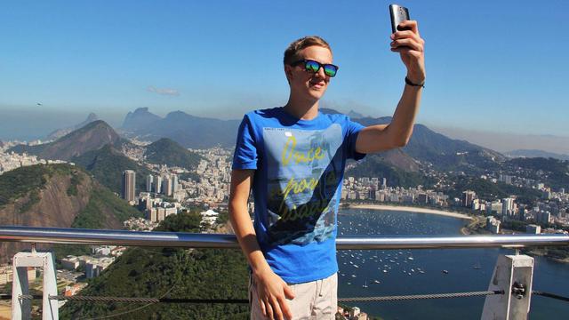 Ilustrasi swafoto, selfie