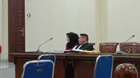 Terdakwa Adelia Putri Salma saat menjalani sidang tuntutan di PN Tanjung Karang, Bandar Lampung. Foto : (Liputan6.com/Ardi)