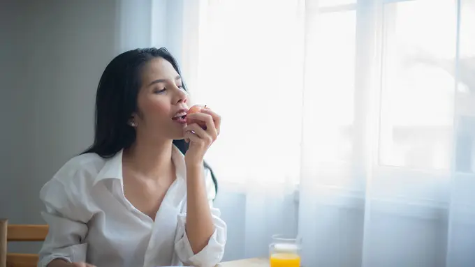 Deretan Makanan Penguat Akar Rambut yang Wajib Masuk dalam Diet Sehari-hari, Bye Rontok!
