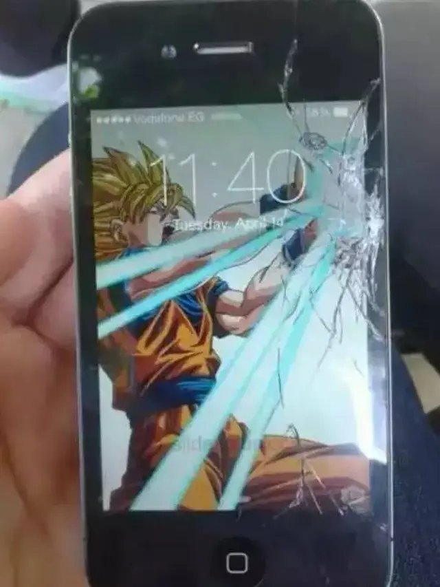 7 Potret Nyeleneh Orang Pakai Gadget Sampai Layarnya Rusak Ini Bikin Heran