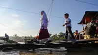 Pasca-Bencana, Anak anak di Bireuen Aceh Kembali ke Sekolah