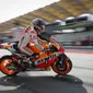 Marc Marquez, pembalap Repsol Honda, menguasai sesi latihan bebas pertama MotoGP Malaysia 2016 di Sirkuit Sepang, Jumat (28/10/2016). (AP Photo/Vincent Thian)