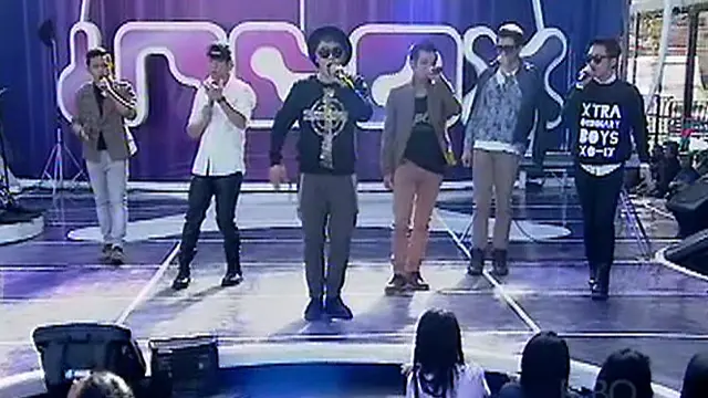 XO-IX membawakan lagu Cintakan Membawamu Kembali dalam acara inBox SCTV (25/04/2014). 