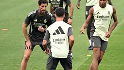 Pada laga perdana La Liga musim 2025/2026, Los Blancos akan menjamu Osasuna. (JAVIER SORIANO/AFP)