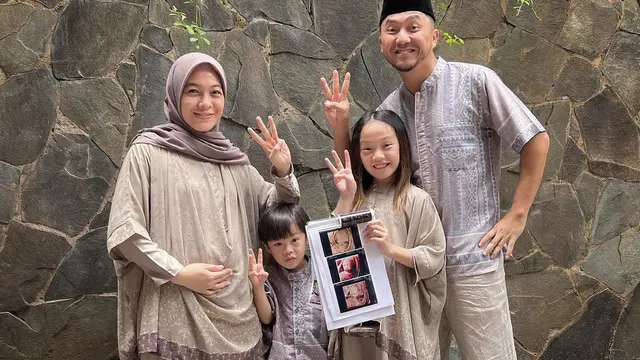 6 Potret Dian Ayu Lestari Pamer Baby Bump, Hamil Anak Perempuan