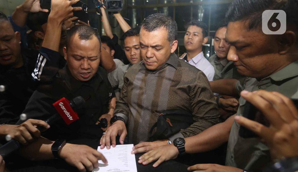Wakil Menteri Imigrasi dan Pemasyarakatan, Silmy Karim (tengah) saat tiba di Gedung Merah Putih Komisi Pemberantasan Korupsi (KPK), Jakarta, Rabu (3/6/2026). (Liputan6.com/Helmi Fithriansyah)