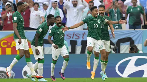Fakta Menarik Outfit Pelatih Arab Saudi di Piala Dunia 2022