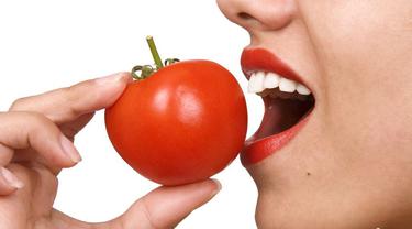 Bolehkah Tomat Dikonsumsi saat Perut Kosong?