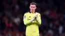 Dean Henderson - Kalah bersaing dengan David De Gea membuat Henderson memiliki menit bermain yang minim di Manchester United. Keadaan tersebut pun menjadi alasan pelatih Inggris, Gareth Southgate, tak memanggilnya untuk bergabung dengan skuad di Kualifikasi Piala Dunia 2022. (AFP/Oli Scarff)