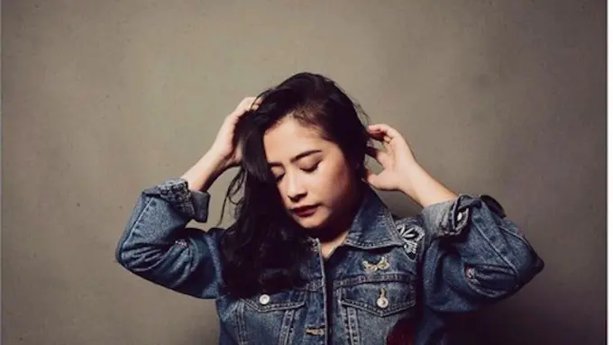 [Bintang] Gaya Prilly Latuconsina