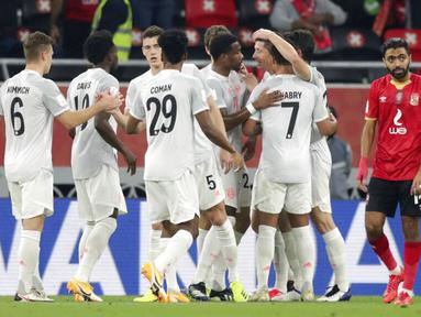 Bomber asal Polandia, Robert Lewandowski, sukses membawa Bayern Munchen memastikan diri tampil di final Piala Dunia Antarklub 2020. (AP Photo/Hussein Sayed)