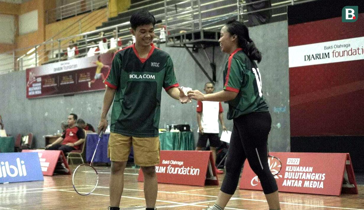 Kapanlagi Youniverse (KLY) sebagai suatu perusahaan media online terbesar ikut berpartisipasi dalam ajang ini dengan mengirimkan perwakilan satu pasang ganda campuran dari tim sport. (Bola.com/Okie Prabhowo)