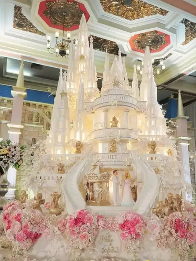 Kue pernikahan Rachel Vennya (Instagram/@lenovellecake)