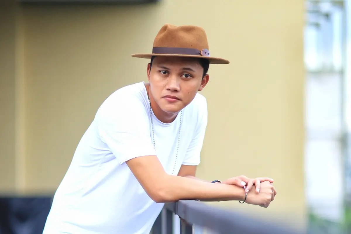 [Bintang] Nada Kekecewaan di Single Ketiga Rizky Febian, Cukup Tau