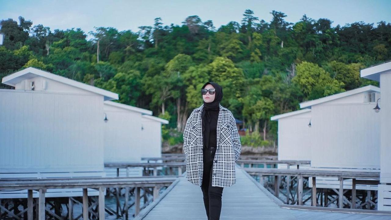 Potret Liburan Selfi LIDA di Pulau Derawan, Nikmati Pemandangan Indah