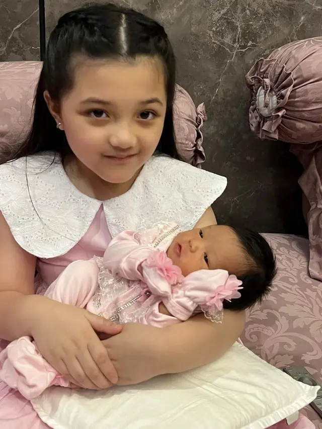 Tampak Menggemaskan, Tampilan Amora dan Arsy yang Baru Saja Menjadi Tante dari Anak Aurel Hermansyah/dok. @ashanty_ash