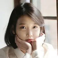 IU merupakan salah satu artis papan atas Korea Selatan. Seperti yang dilansir dari Koreaboo, gadis kelahiran 16 Mei 1993 ini sudah terjun di dunia hiburan Korea Selatan selama 10 tahun. (Foto: Soompi.com)