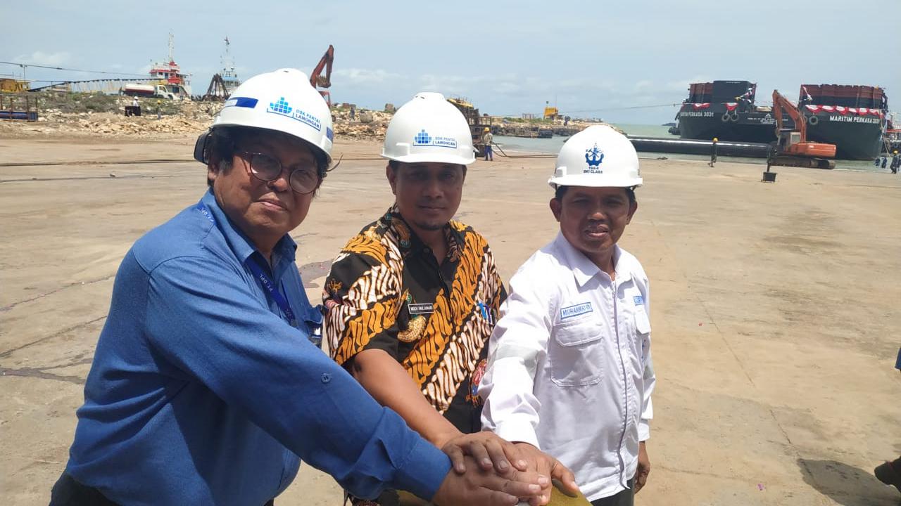 Kapal Tongkang Maritim