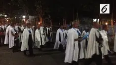 Sabtu, (15/4/2017),Ribuan umat katolik di Larantuka  Flores, Nusa Tenggara Timur merayakan puncak prosesi Semana Santa.