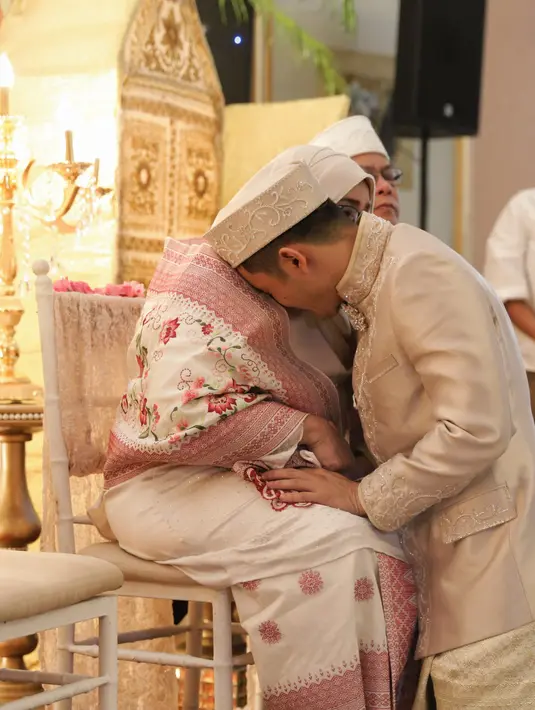 Entah karena apa, saat sudah sah menjadi suami istri sekalipun, Ben mengaku masih merasakan deg-degan saat menyentuh Ines. (Adrian Putra/Bintang.com)