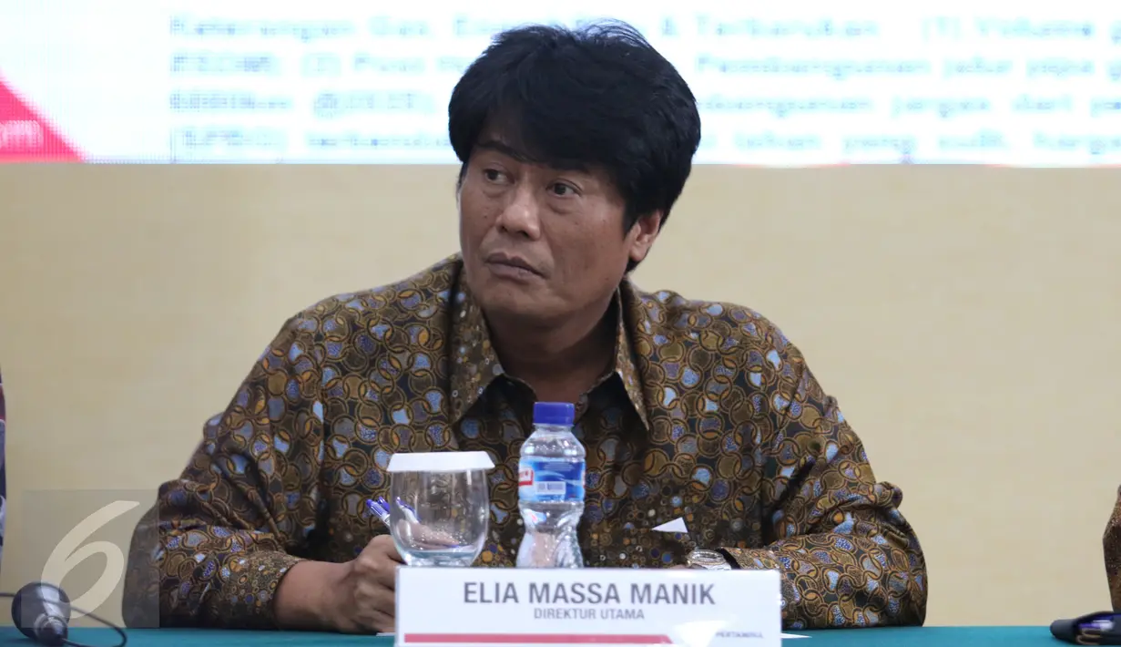 Direktur Utama PT Pertamina (Persero) Elia Massa Manik saat jumpa pers di Gedung Pertamina, Jakarta, Kamis (16/3). Elia Massa Manik mengisi posisi direktur utama PT Pertamina yang sebelumnya dijabat Yenni Andayani sebagai Plt. (Liputan6.com/Angga Yuniar)