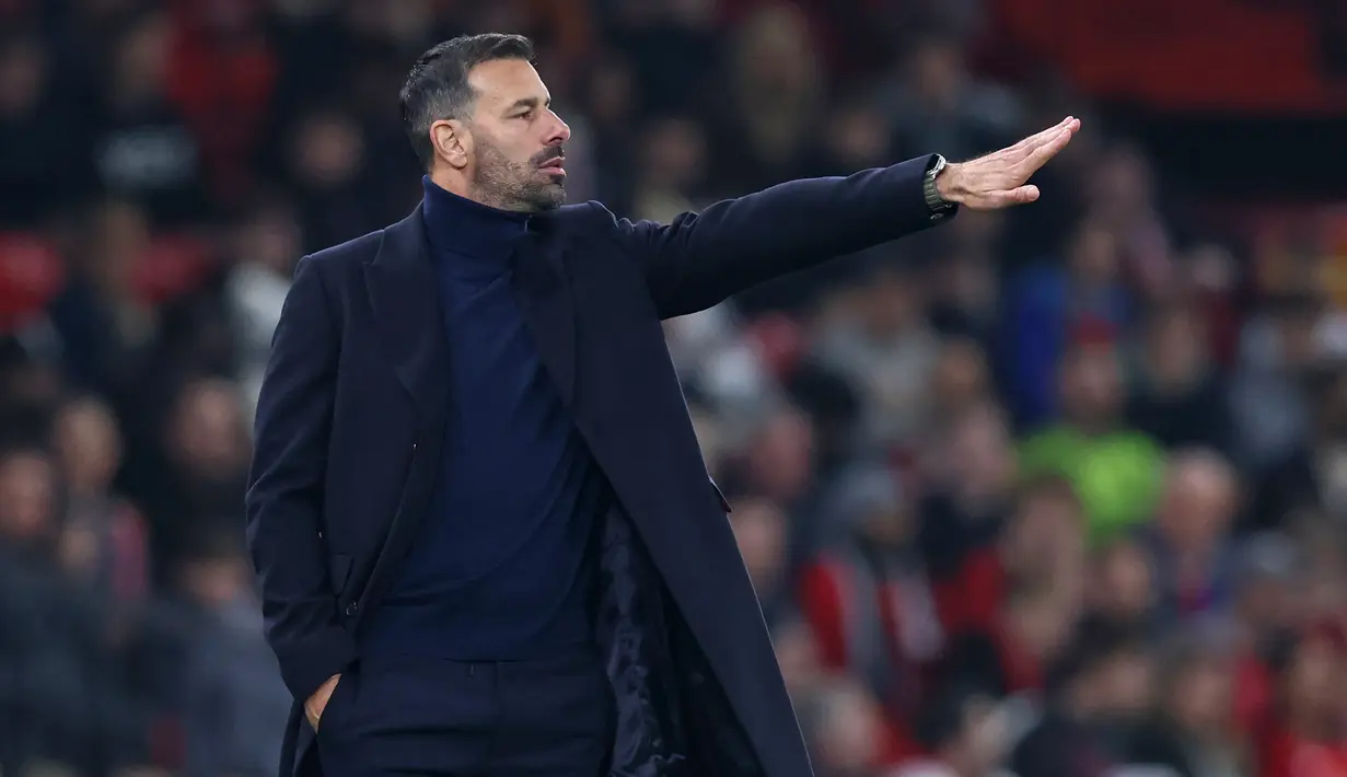 Ruud van Nistelrooy sukses memulai kiprah sebagai manajer interim Manchester United dengan gemilang. (AFP/Darren Staples)