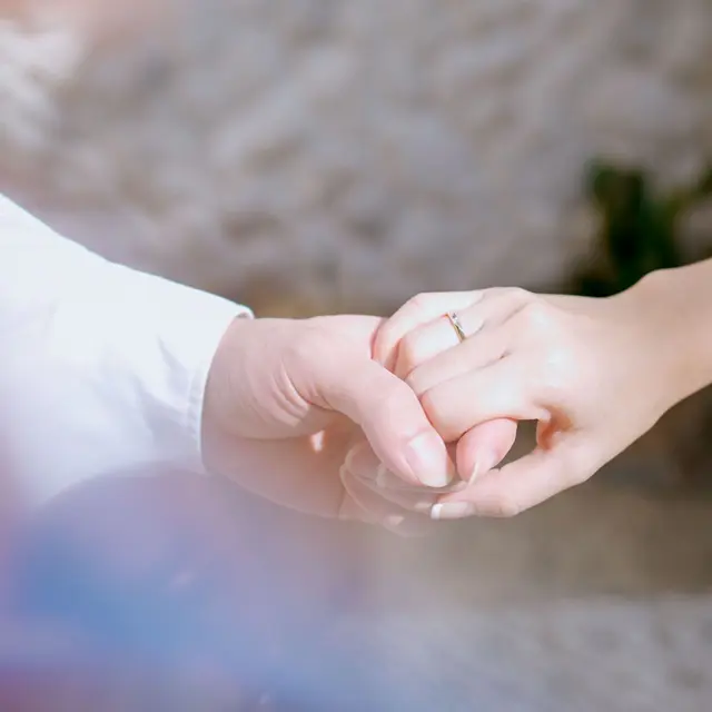 Perbedaan Cincin Tunangan dan Cincin Nikah/dok. theaurumlab.com