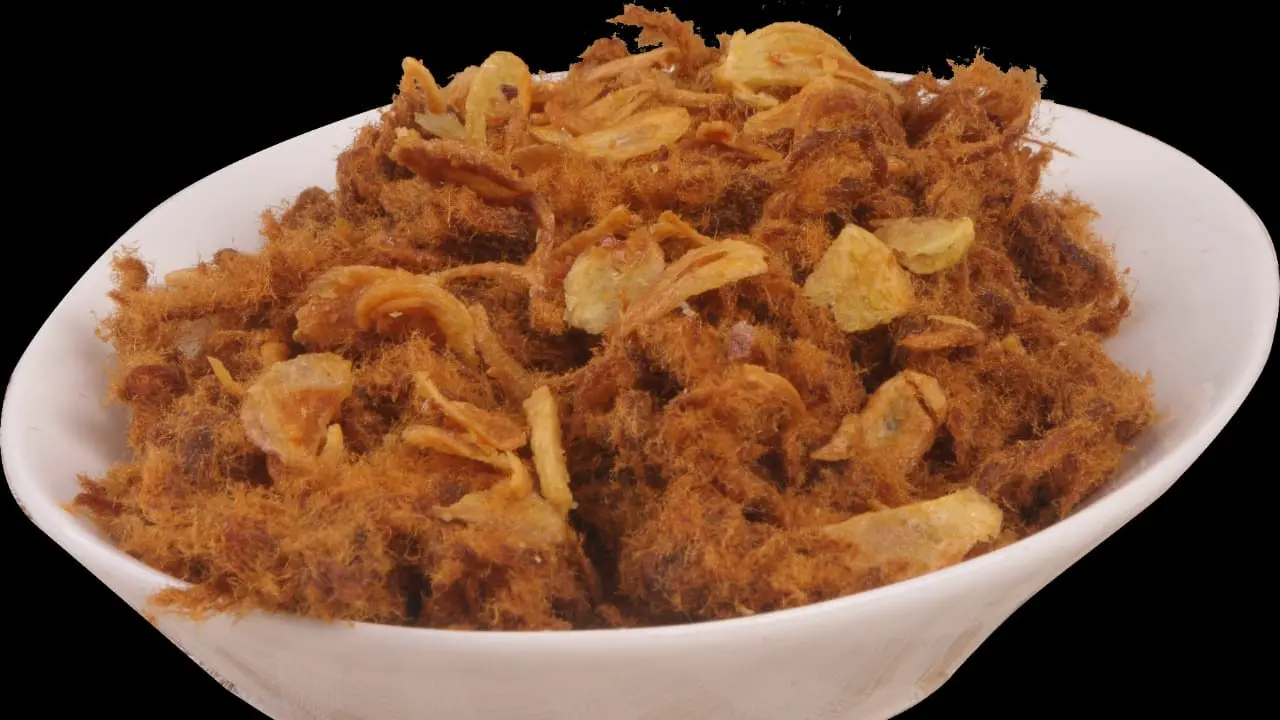 Serat daging yang telah disuwir, plus tambah bumbu rempah dengan penggorengan sempurna tersebut, menjadikan abon buhun sapi oma Nio, sebagai panganan oleh-oleh khas Garut berikutnya.