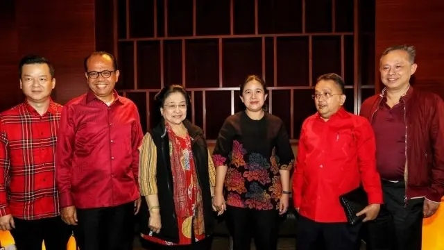 Momen Megawati dan Puan Maharani Nobar Nagabonar (sumber: Liputan6.com/JohanTallo)
