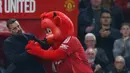 Usai debut gemilang, Van Nistelrooy mengungkapkan rencananya ke depan bila Amorim jadi dipercaya menjadi manajer MU. Van Nistelrooy siap bertahan menjadi pembantu Amorim bila memang masih dibutuh tenaganya. (AFP/Darren Staples)