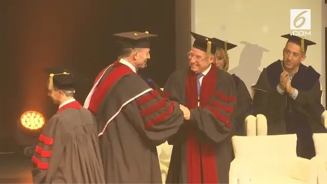 Mantan PM Australia, Tony Abbott, menerima gelar Doktor Kehormatan dari Universitas Tel Aviv, Israel.