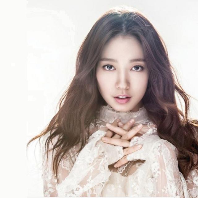 Sambil Menangis Park Shin Hye Akui Tak Bahagia Showbiz ...