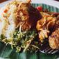 Nasi campur khas Nasi Ayam Kedewatan Ibu Mangku 