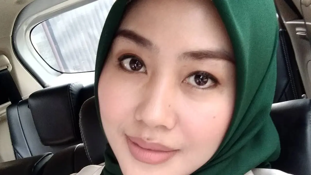 7 Potret Terbaru Gita KDI, Bergelar Hajjah dan Kerja Jadi Tenaga Ahli MPR RI