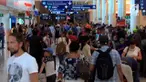 Larangan laptop di kabin pesawat serta pembatalan tiket karena isu terorisme menjadi tantangan bagi industri transpotasi udara di AS. VOA
