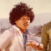 Film Si Doel Anak Modern (1976) dibintangi Benyamin Sueb. (foto: Mubi)