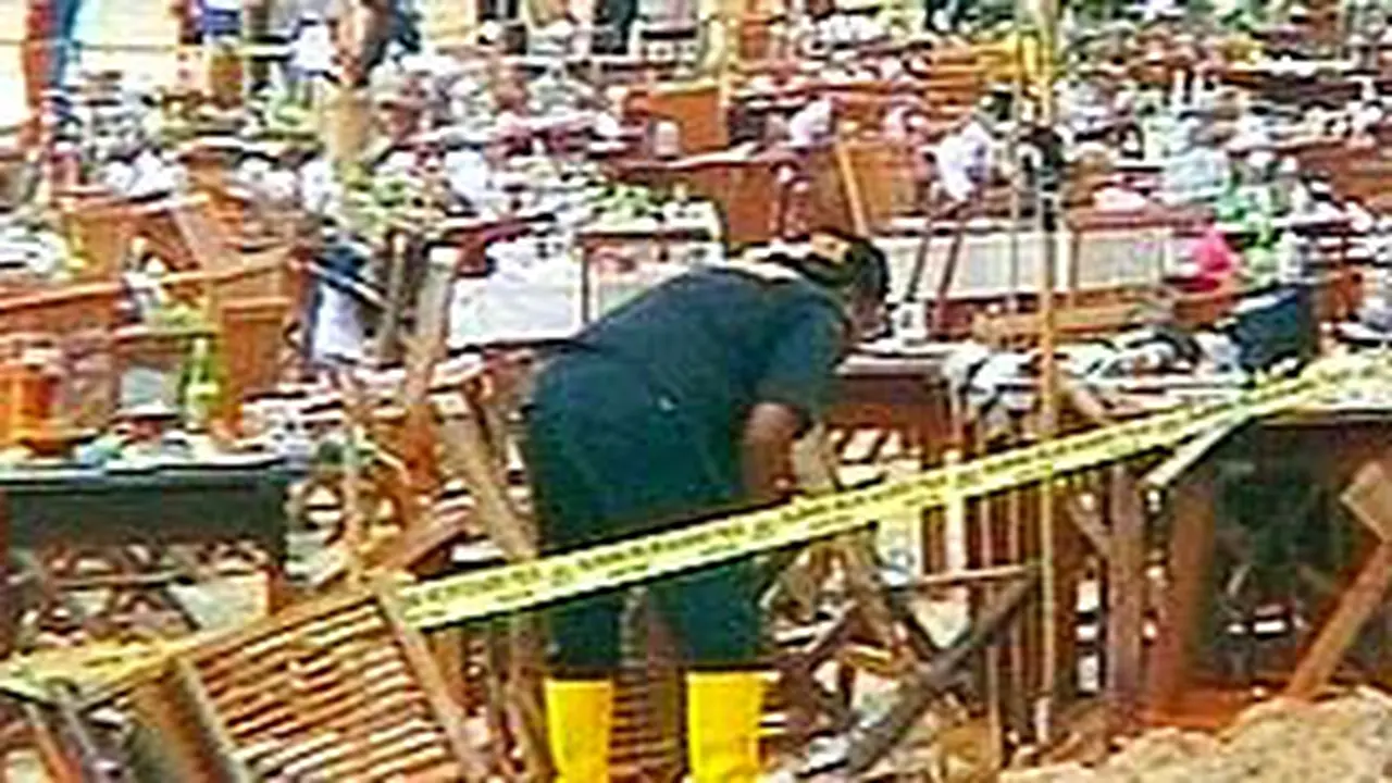 051005bbombali2.jpg