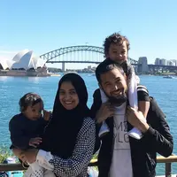 Shireen Sungkar dan keluarga (Instagram/shireensungkar)