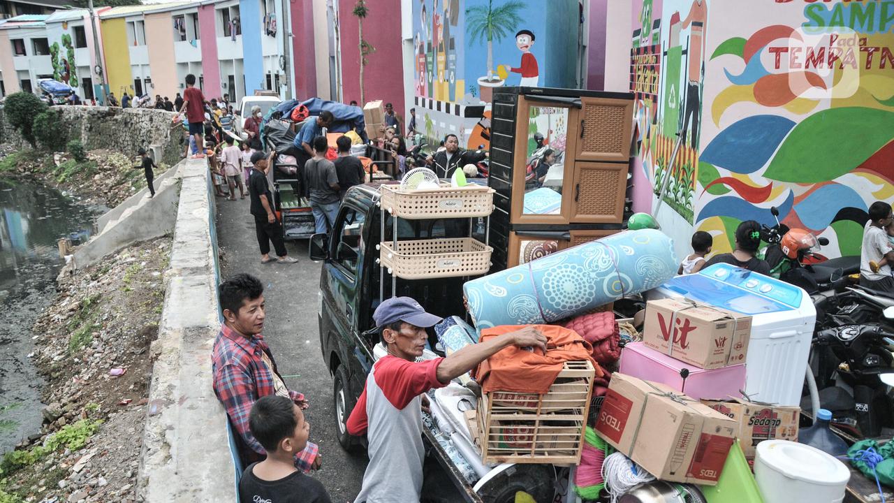 Warga Mulai Menghuni Kampung Gembira Gembrong