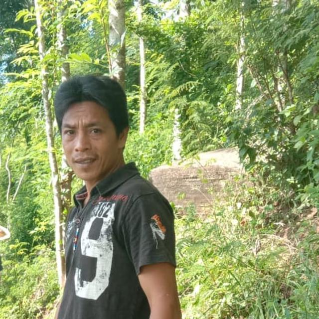 3. Melalui laman Instagramnya pada malam Nisfu Sya'ban, Risman unggah momen bareng Miguel dan mendoakan Miguel raih kemenangan.