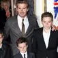 Keluarga David Beckham. (foto: metro.co.uk)