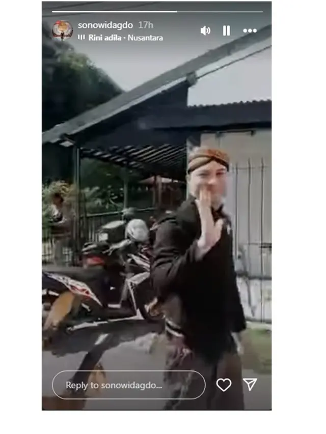 10 Potret Nicholas Saputra Menghadiri Mangkunegara X Bak Mas-Mas Jawa Ini Curi Perhatian