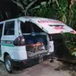 Evakuasi jasad laki-laki dengan kondisi mengenaskan di kawasan Taman Nasional Gunung Gede Pangrango Kecamatan Kadudampit Kabupaten Sukabumi (Liputan6.com/Istimewa).