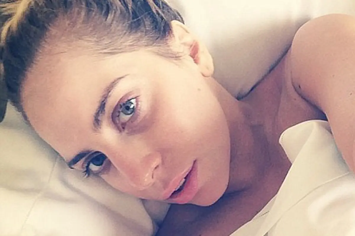Lady Gaga Selfie - Shiseido 1214