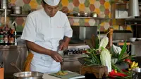 Ingin belajar memasak? Jala Cooking Academy dari Four Seasons akan mengisi aktivitas berlibur kamu menjadi lebih kaya dan bermanfaat. (Foto: Four Seasons)